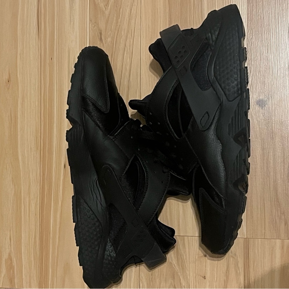 Nike Black Huarache Sneakers